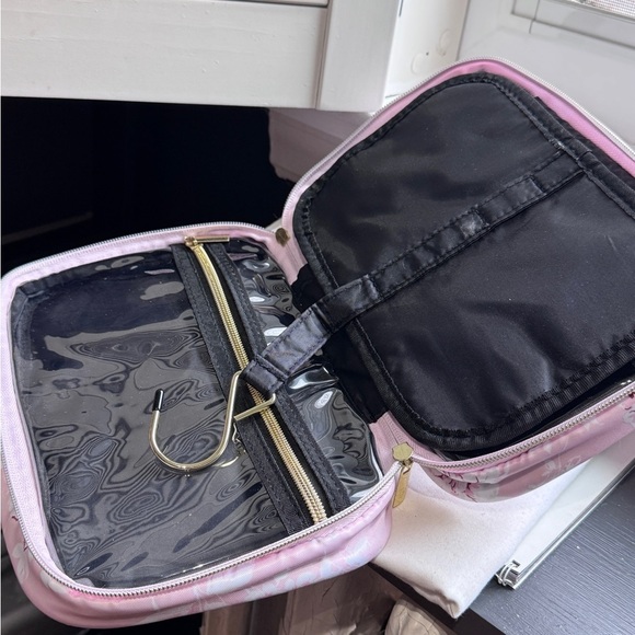 ๐ Stunning Innovative Yumi Kim Make Up Case or Travel Case ๐ - Picture 8 of 16